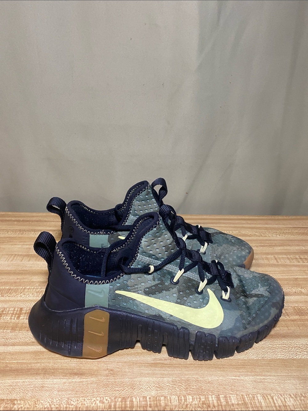 Nike-Free Metcon 3 Camo Sage Black Gum Athletic Training Shoes men’s 8